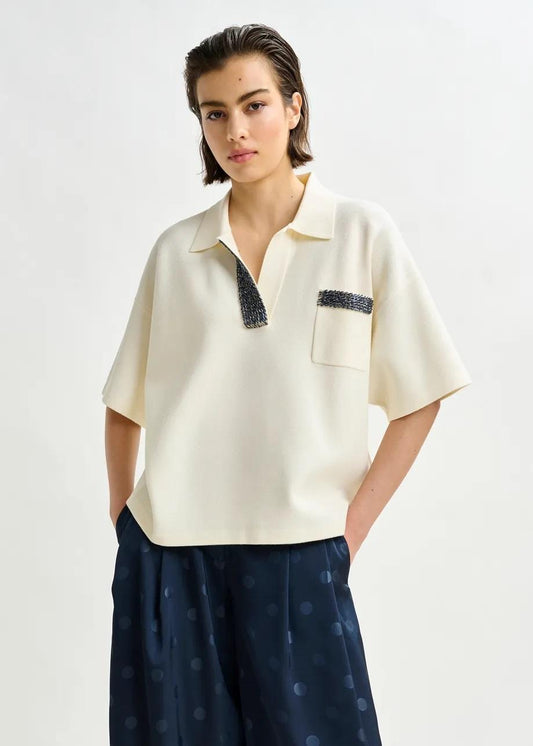 Top a polo bianco sporco e grigio con decorazioni di paillettes e perline INTERNATIONNAL005 ESSENTIEL