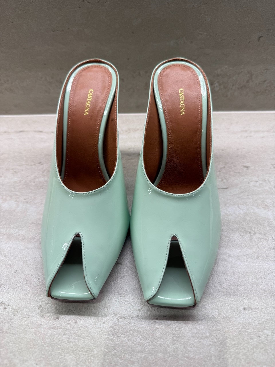 Mule Aldo Castagna in vernice verde menta 