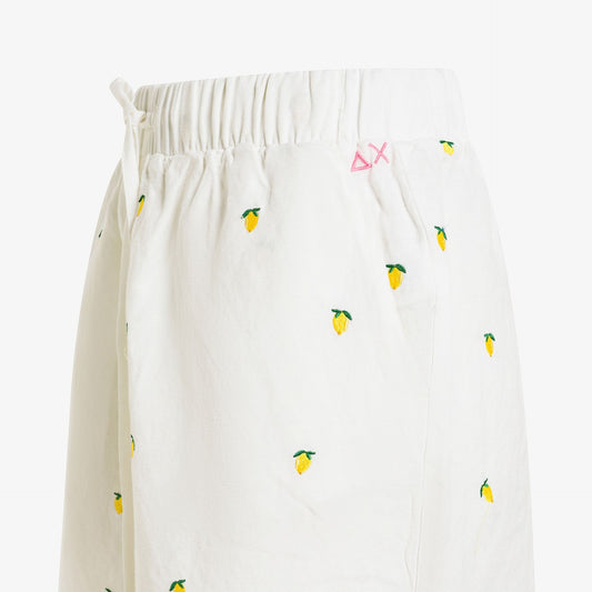 shorts in cotone con ricami 