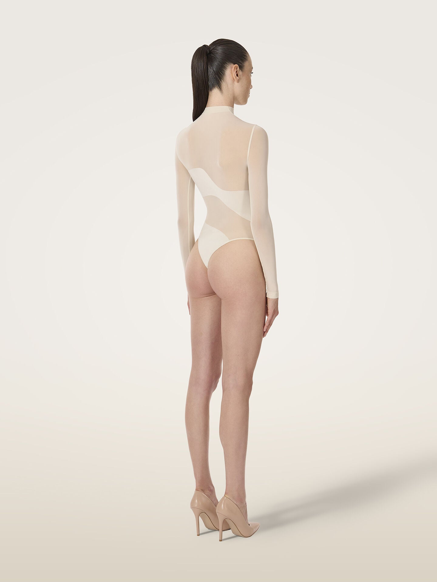 body string a maniche lunghe 
