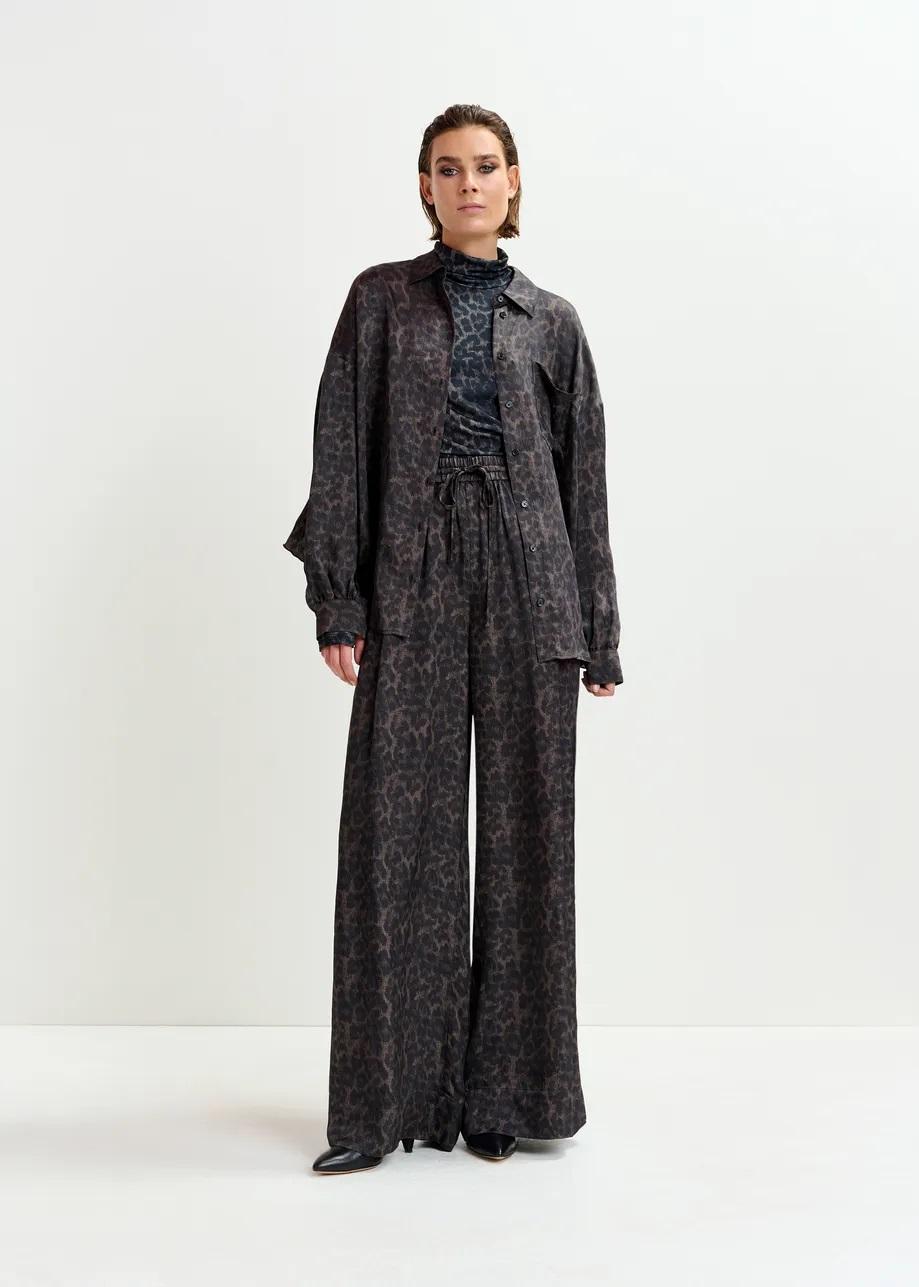 Camicia marrone e nera oversize con stampa leopardata e volant ILORIN000 ESSENTIEL