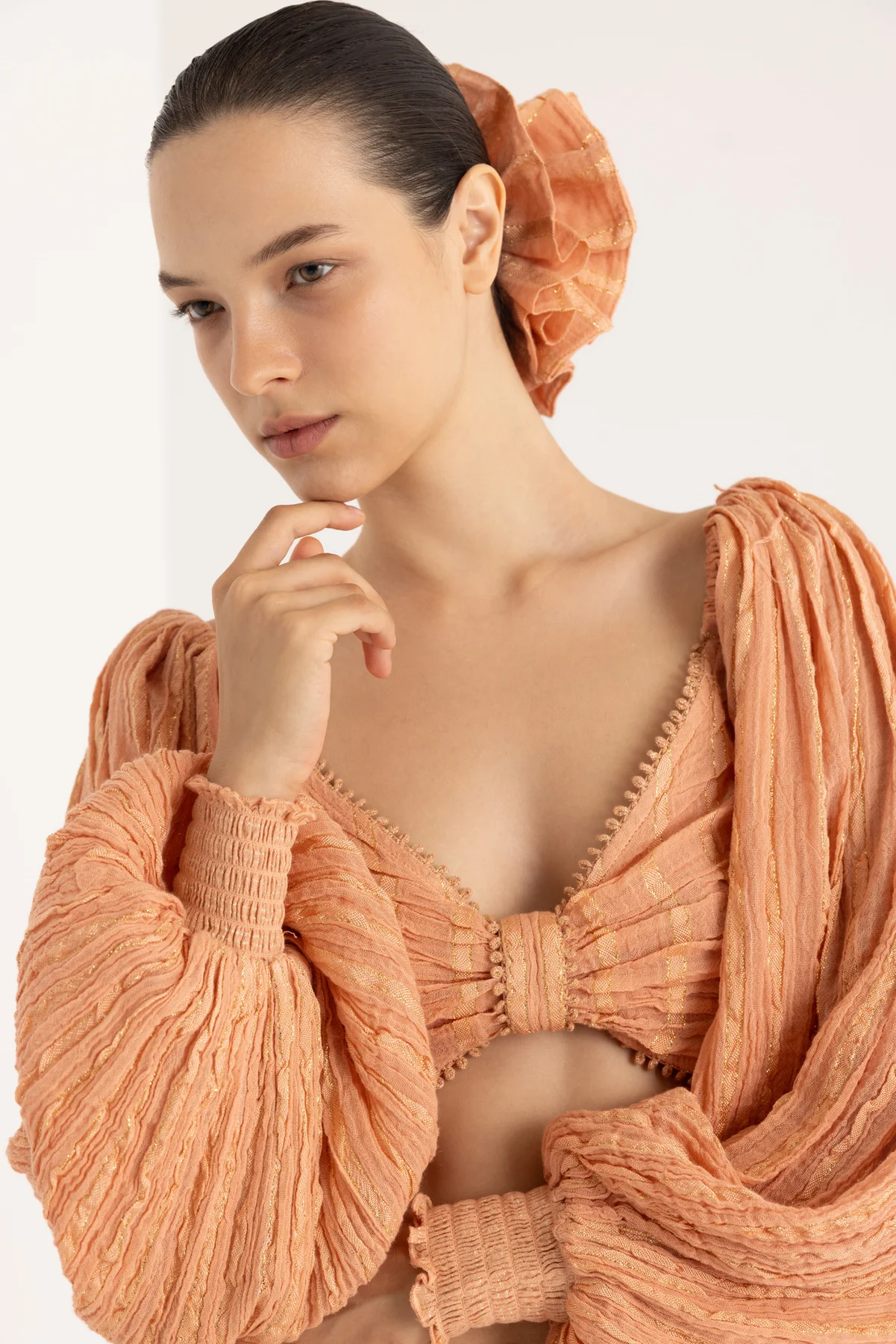 top crop con manica lunga a sbuffo 