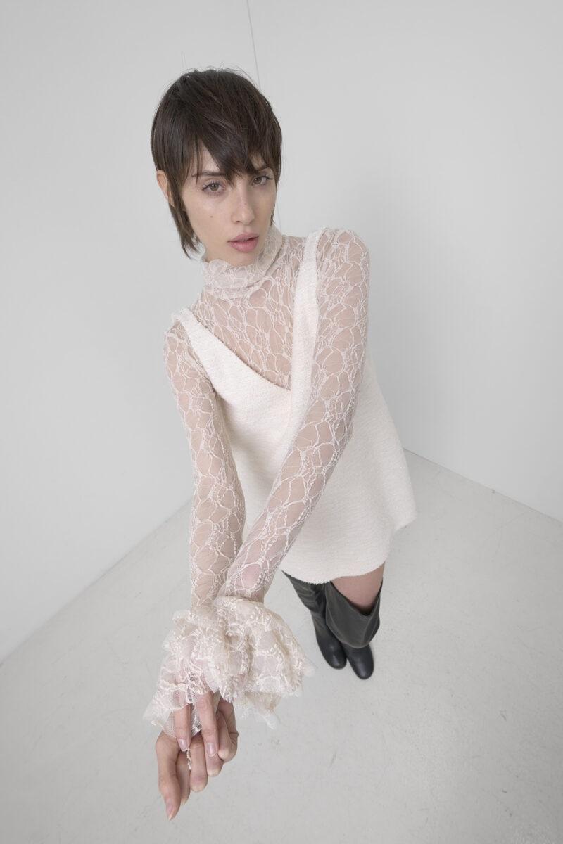 BLUSA COLLO ALTO IN PIZZO L22037033 SO ALLURE