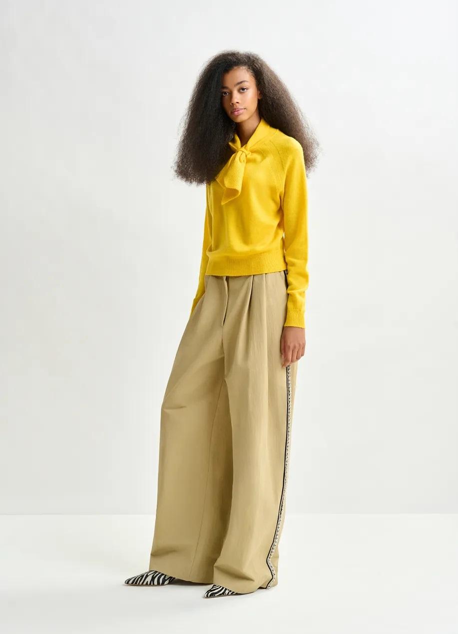 Maglione in cashmere giallo con fiocco a cravattino INVITED016 ESSENTIEL