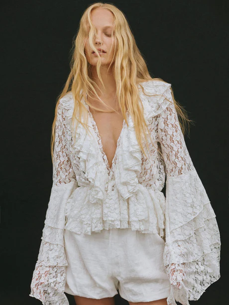 camicia in pizzo dalla silhouette morbida 