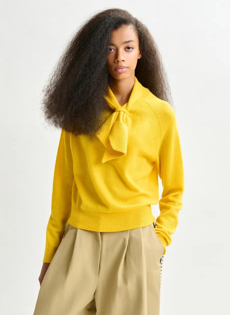 Maglione in cashmere giallo con fiocco a cravattino INVITED016 ESSENTIEL