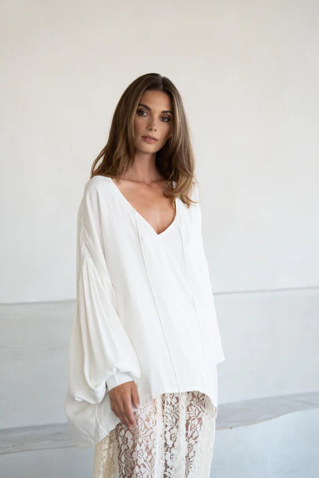 Blusa oversize dalla silhouette fluida 