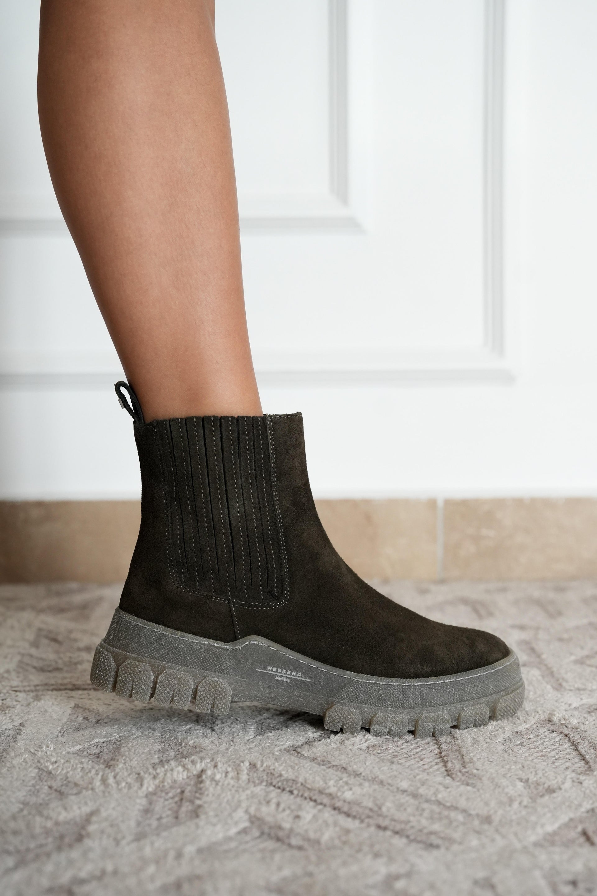 Chelsea boot in pelle scamosciata GENEPI006 MAXMARA