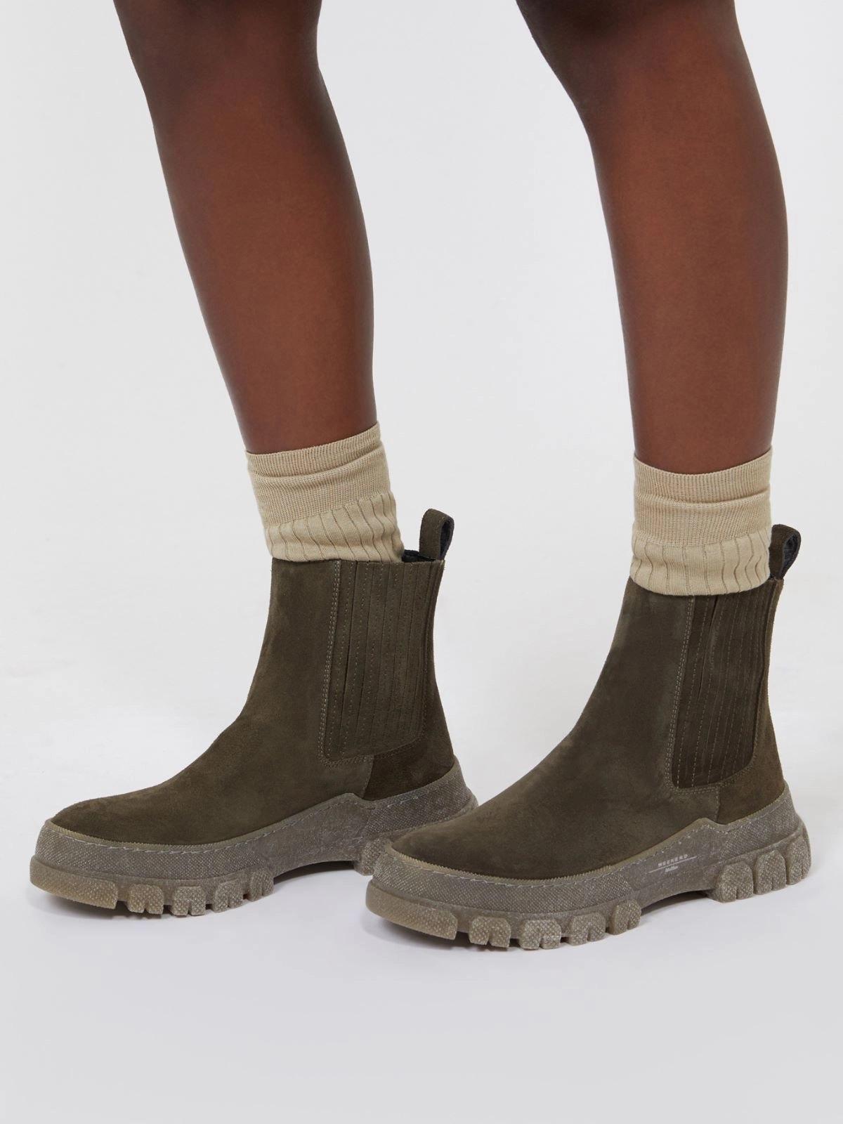 Chelsea boot in pelle scamosciata GENEPI006 MAXMARA