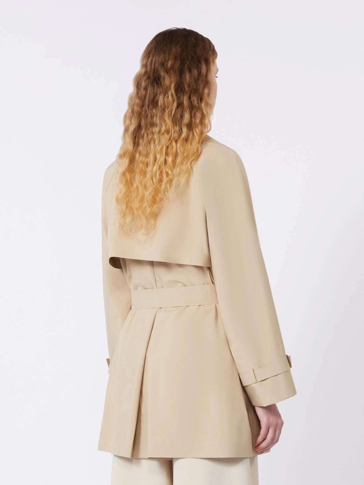 trench corto 