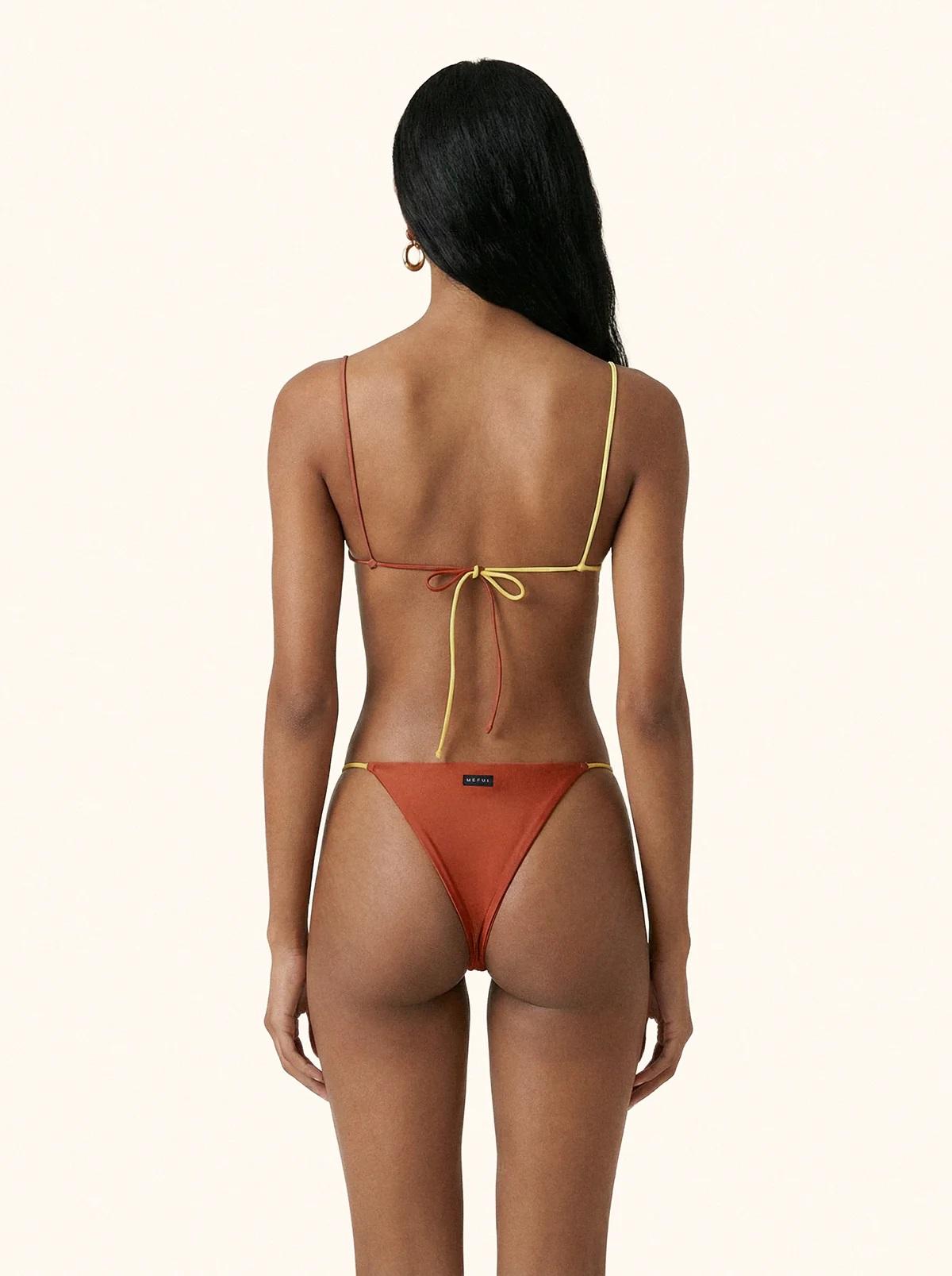 Bikini a fascia. 