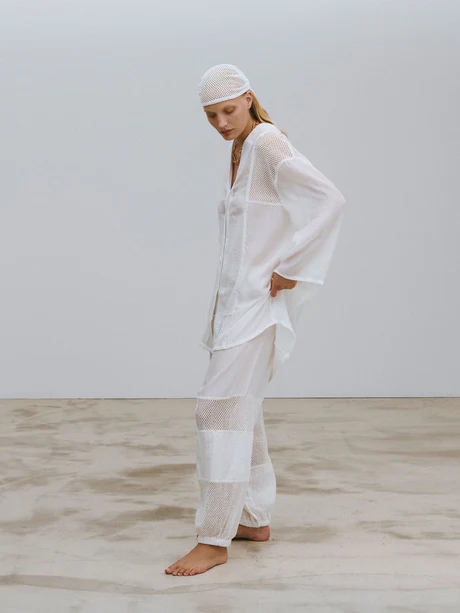 Camicia oversize dalla silhouette fluida 