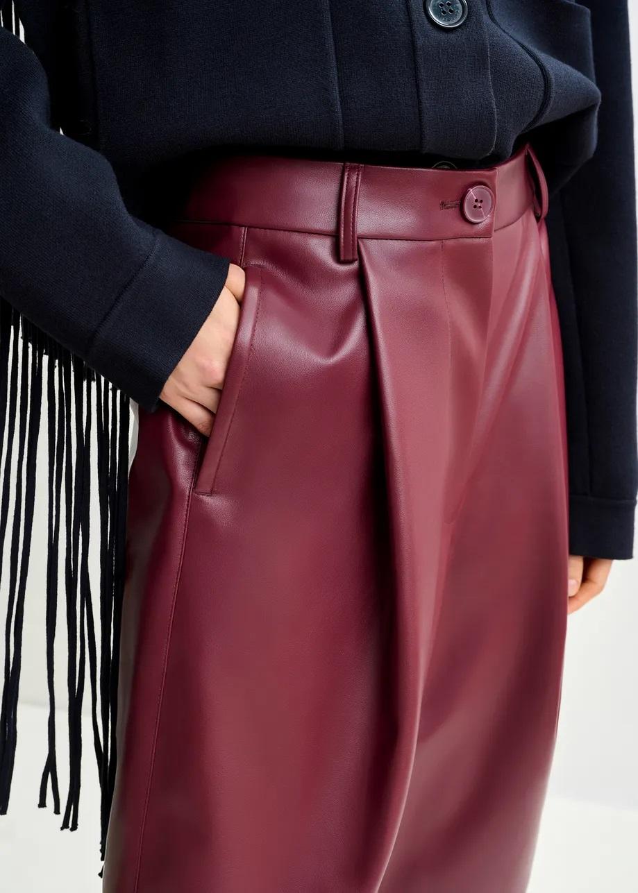 Pantaloncini bermuda bordeaux in pelle ecologica ITOP002 ESSENTIEL